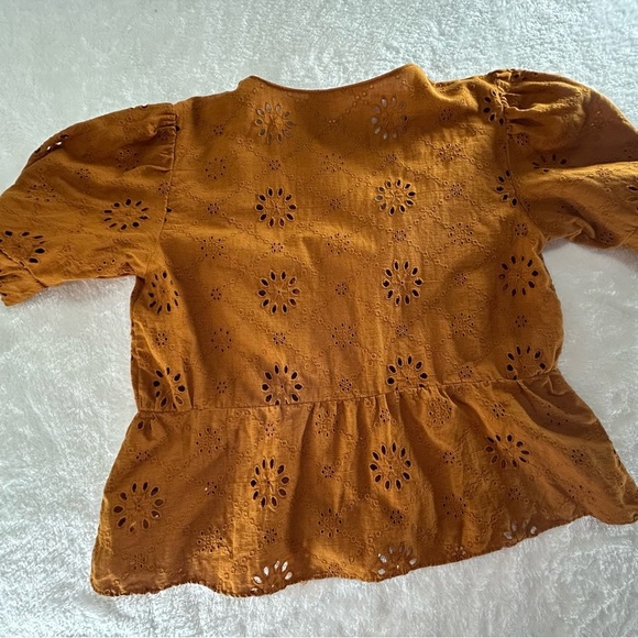 Zara Brown/Rust Eyelet Short Sleeve Wrap Double Button Blouse. size S - Picture 9 of 9